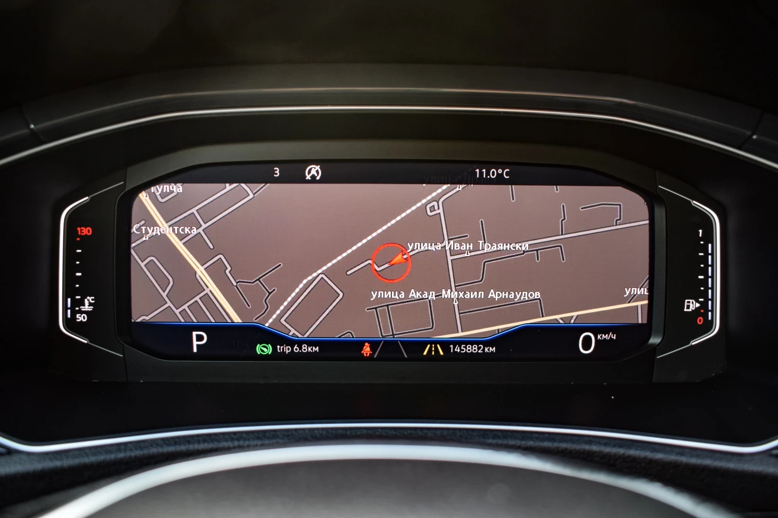 VW T-Roc 1.5 TSI Digital/Keyless/панорама, снимка 13 - Автомобили и джипове - 54180508