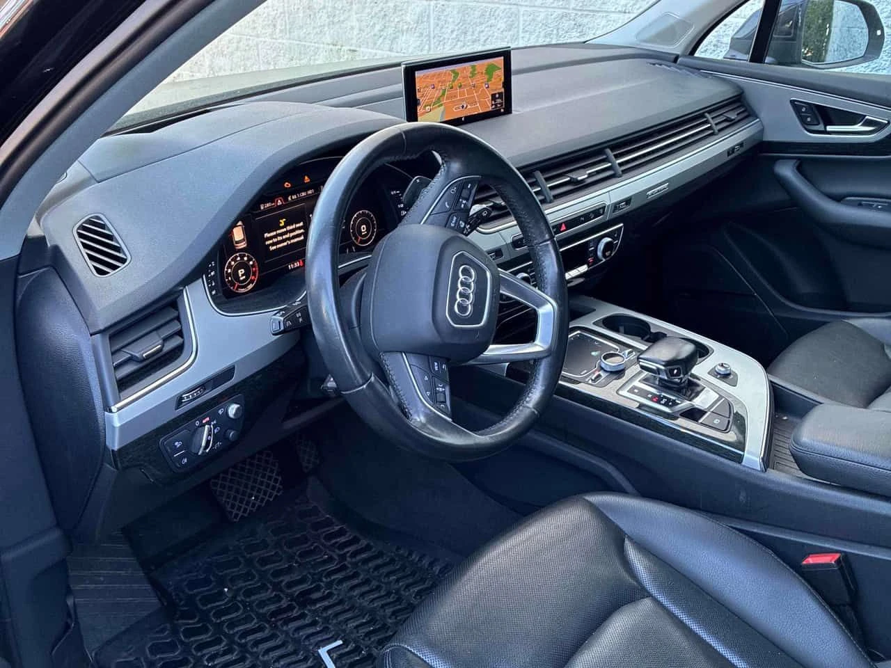 Audi Q7 * 3.0T Technik * DISTRONIC* ОБУДХВАНЕ* BANG&OLUFSE, снимка 5 - Автомобили и джипове - 54647813