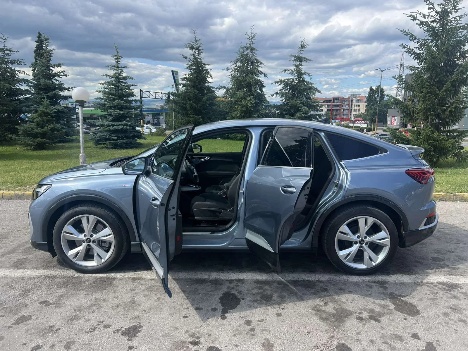 Audi Q4 E-tron 45, снимка 8 - Автомобили и джипове - 54900751