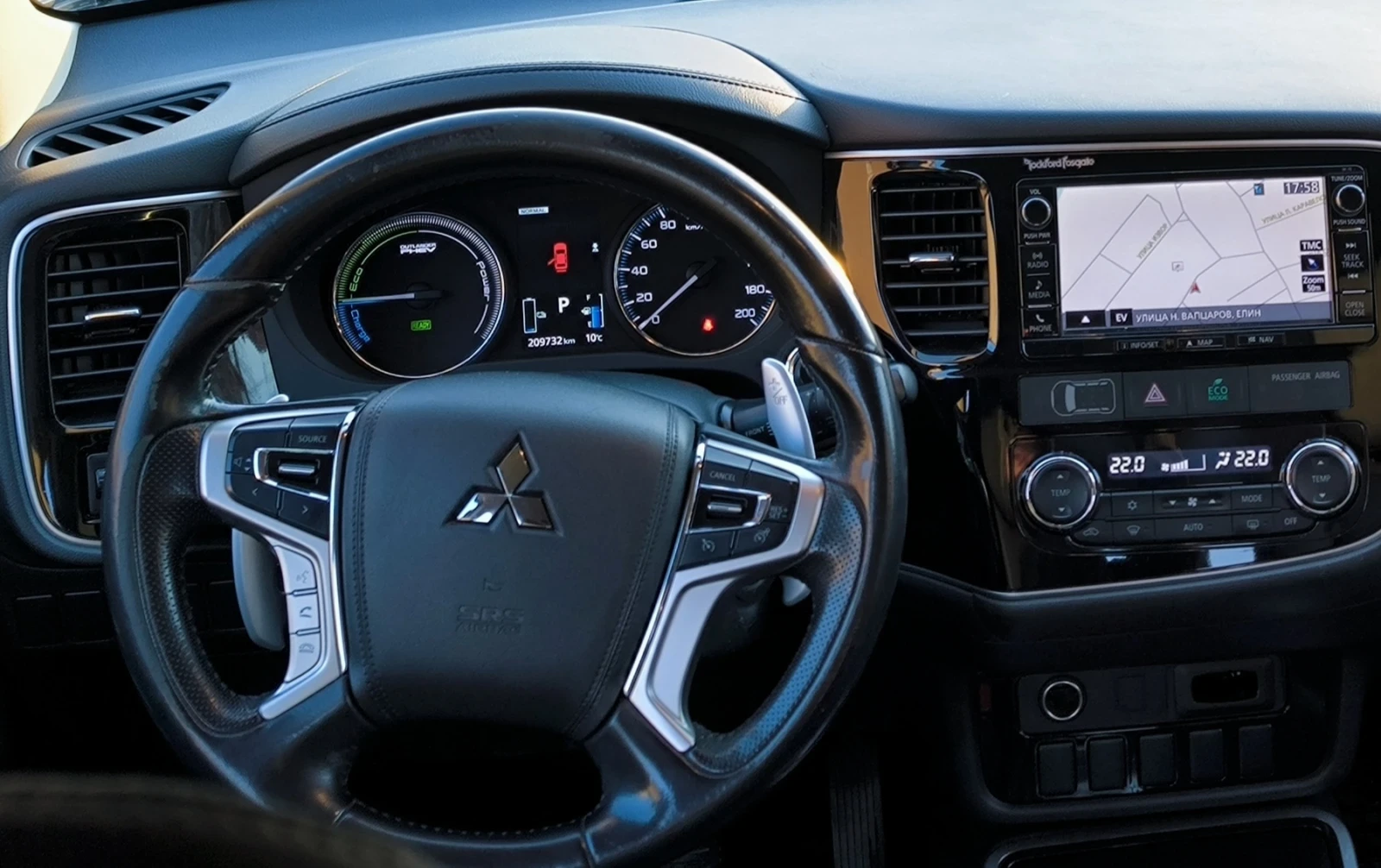 Mitsubishi Outlander Phev, снимка 14 - Автомобили и джипове - 55269374