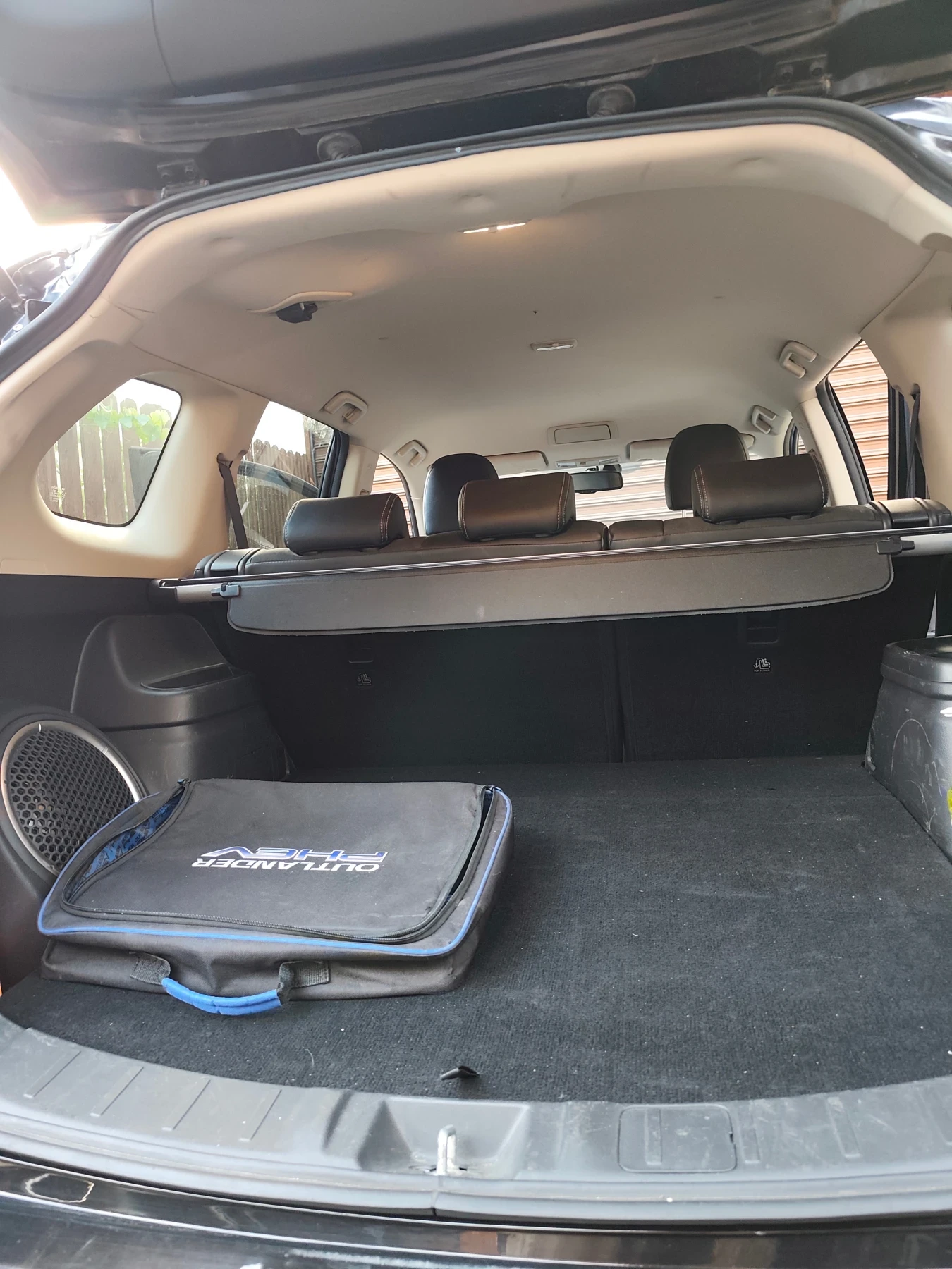 Mitsubishi Outlander Phev, снимка 17 - Автомобили и джипове - 55269374