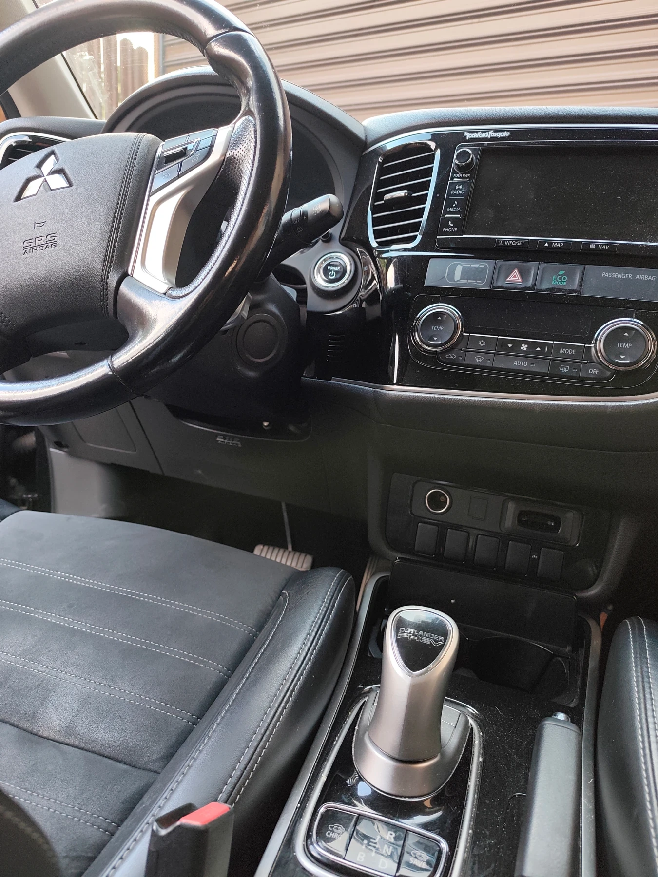 Mitsubishi Outlander Phev, снимка 11 - Автомобили и джипове - 55269374