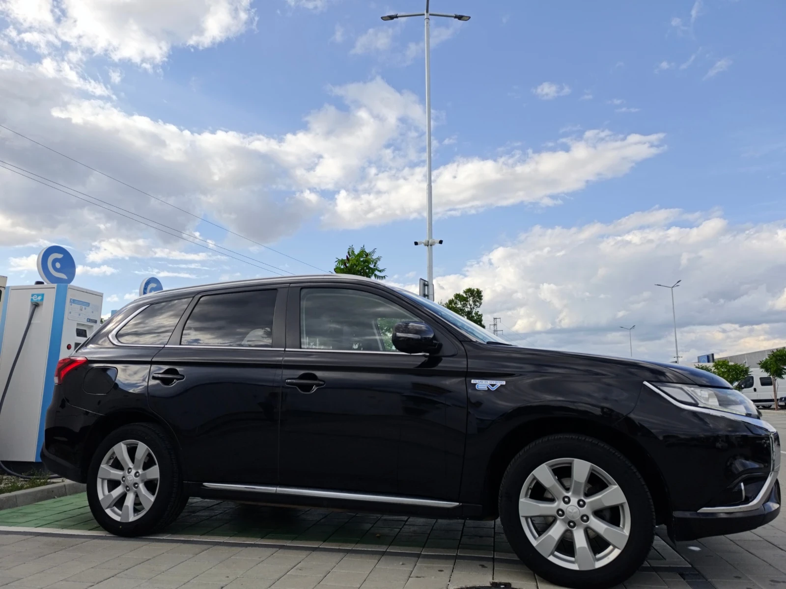 Mitsubishi Outlander Phev, снимка 2 - Автомобили и джипове - 55269374