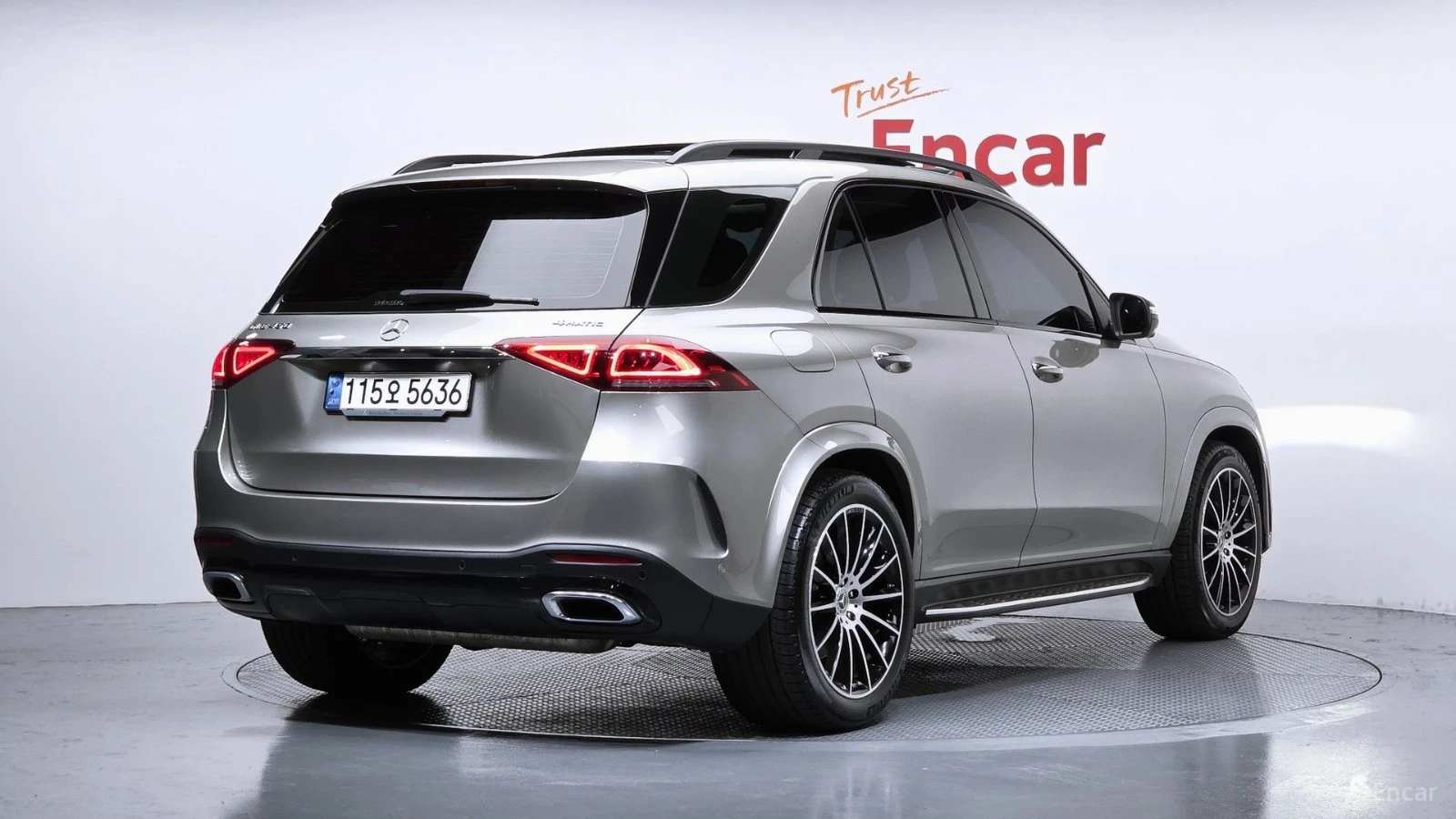 Mercedes-Benz GLE 450 4MATIC* HUD* 360* КОЖА* ОБДУХВ* ПАНО* НАВИ, снимка 2 - Автомобили и джипове - 55445791