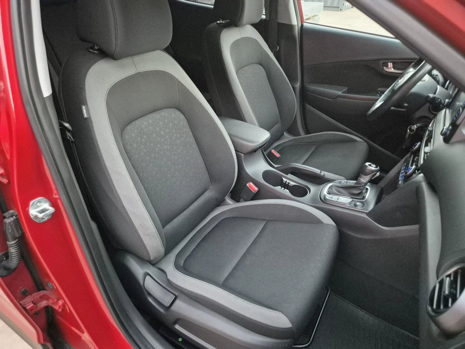 Hyundai Kona 1.6CRDI* 4X4* TOP* AVTOMAT* , снимка 11 - Автомобили и джипове - 56167064
