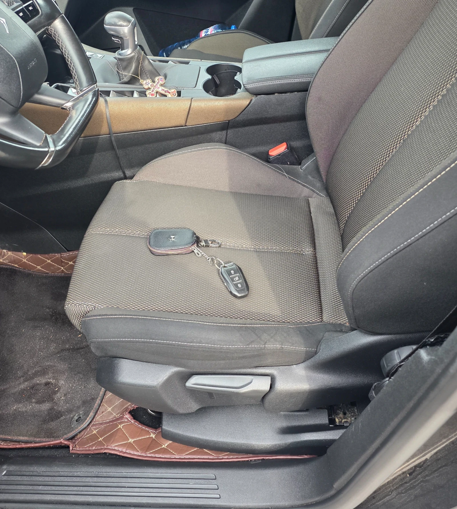 Citroen DS 7 Crossback, снимка 9 - Автомобили и джипове - 56558829
