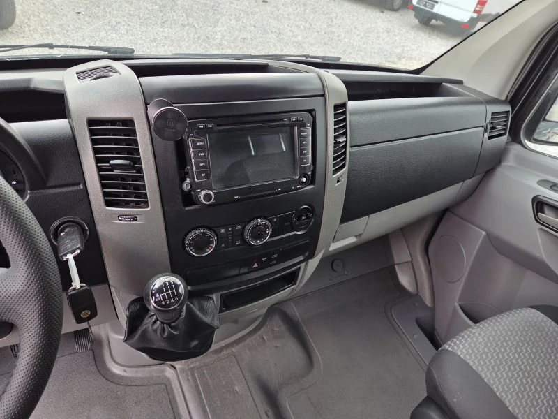 VW Crafter 2.0 TDI, Клима, Макси база, снимка 11 - Бусове и автобуси - 51183628