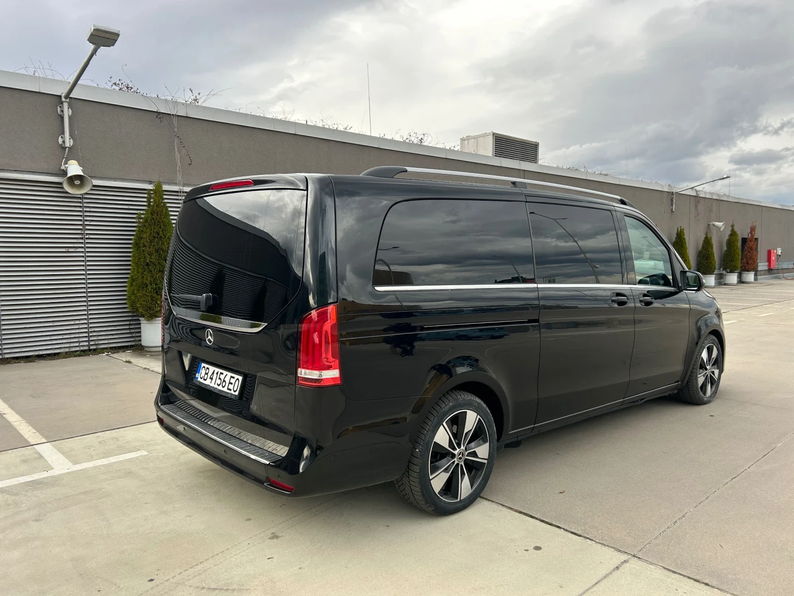 Mercedes-Benz V 250 Extralong Avangard - изображение 3