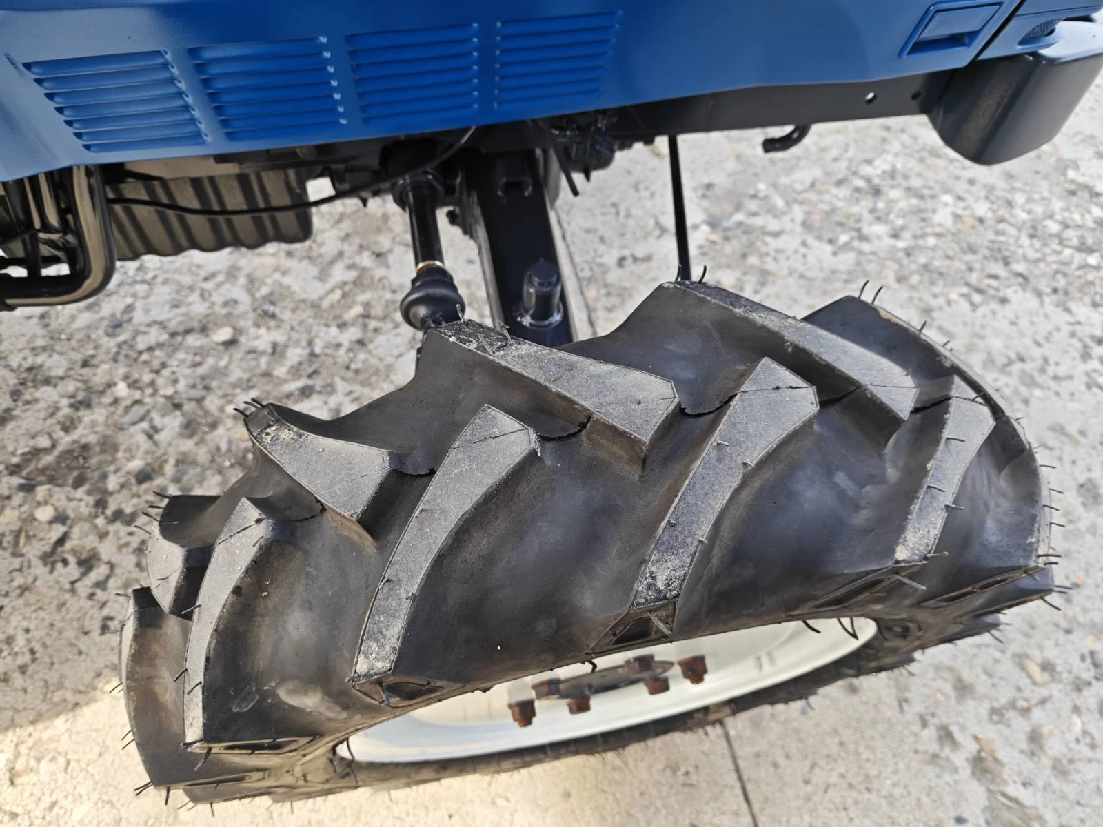 Трактор Kubota 37 к.с. климатик - изображение 2