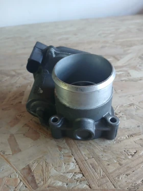 06F 133 062 G дросел клапа Audi A6 , снимка 2