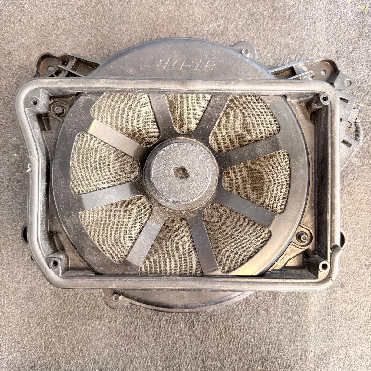 Субуфер BOSE за Audi Ауди А6 4G Sedan 4G5035709-1397