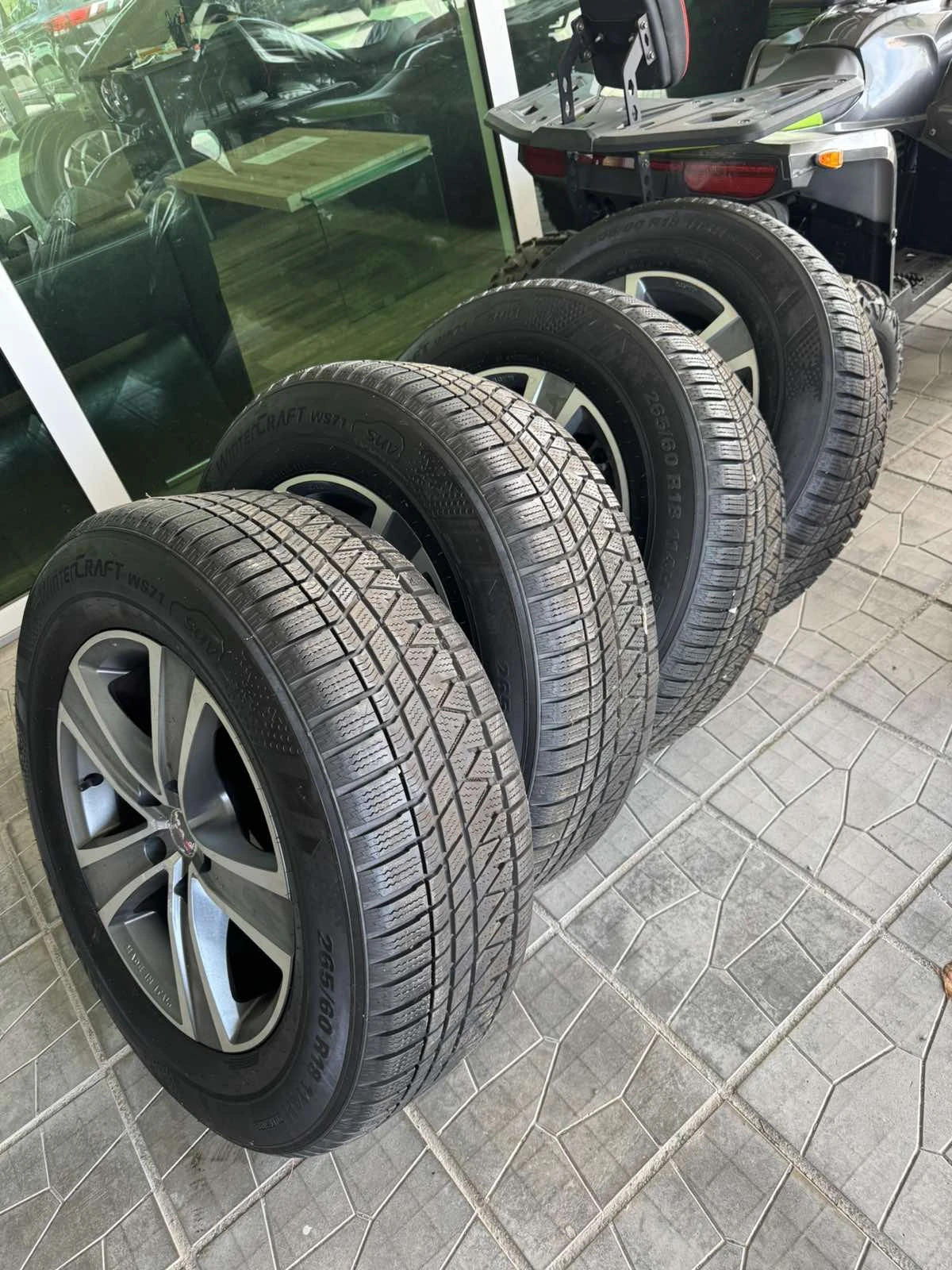 Гуми с джанти Kumho 265/60R18, снимка 2 - Гуми и джанти - 56081243