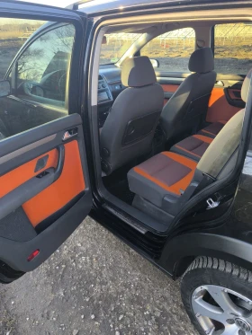 Обява за продажба на VW Touran 2.0TDI CROSS  ~8 600 лв. - изображение 6