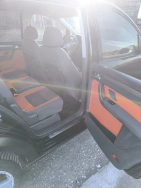 Обява за продажба на VW Touran 2.0TDI CROSS  ~8 600 лв. - изображение 9