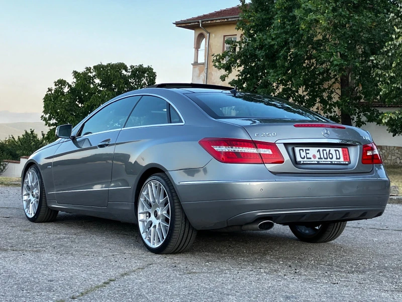 Mercedes-Benz E 250 Coupe, снимка 7 - Автомобили и джипове - 46593791