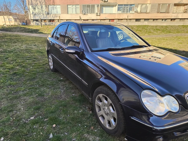 Mercedes-Benz C 220 2.2 CDI, снимка 11 - Автомобили и джипове - 48631695