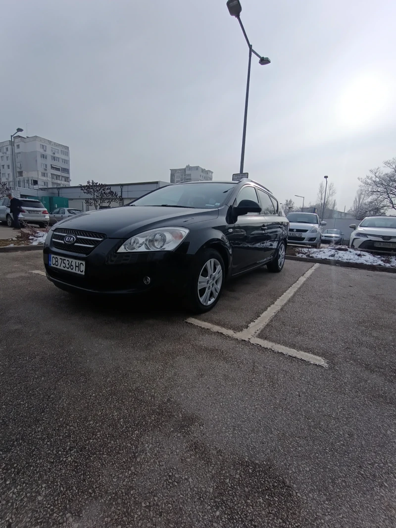 Kia Ceed 1.6CRDI, снимка 3 - Автомобили и джипове - 48758209