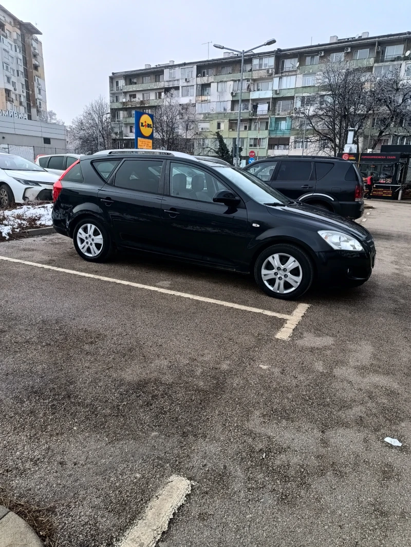 Kia Ceed 1.6CRDI, снимка 4 - Автомобили и джипове - 48758209