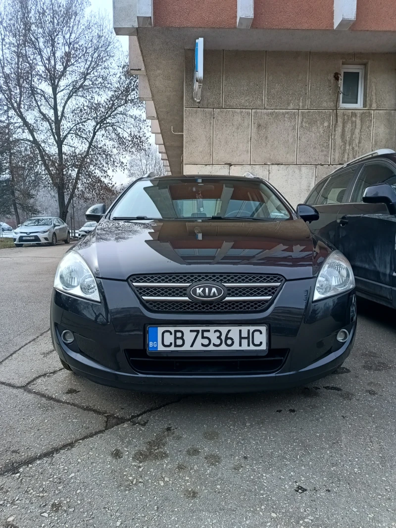 Kia Ceed 1.6CRDI, снимка 8 - Автомобили и джипове - 48758209