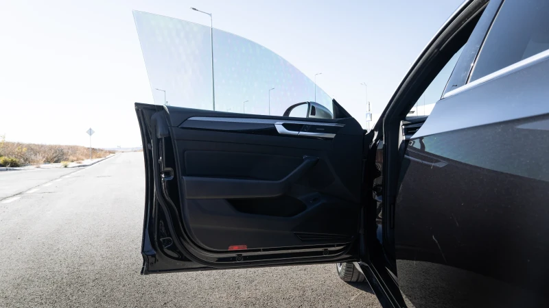 VW Arteon R Shooting Brake ЦЕНА ДО 19.12.2025, снимка 14 - Автомобили и джипове - 52450071