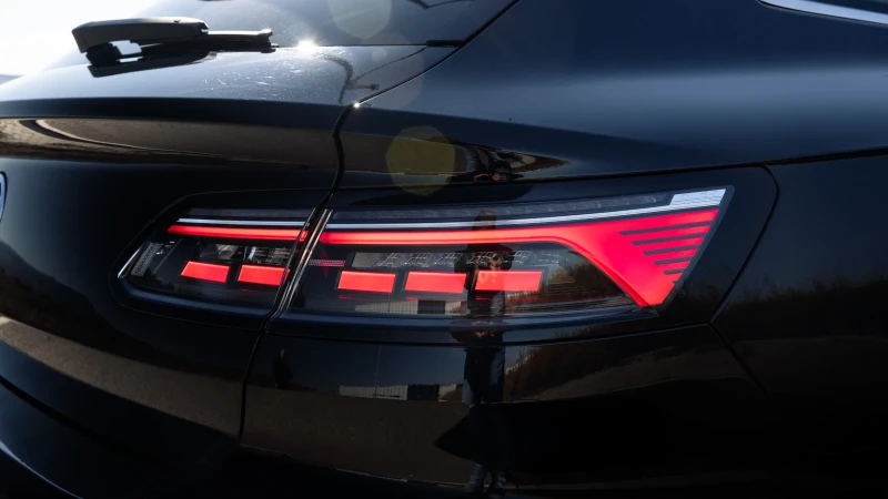 VW Arteon R Shooting Brake ЦЕНА ДО 19.12.2025, снимка 9 - Автомобили и джипове - 52450071