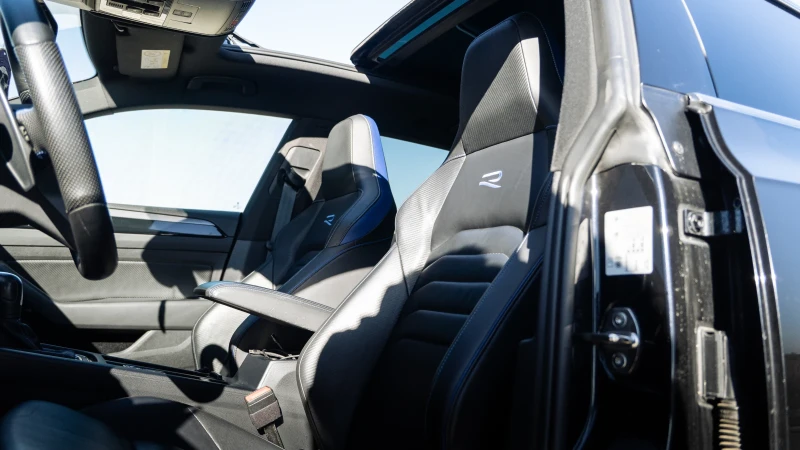 VW Arteon R Shooting Brake ЦЕНА ДО 19.12.2025, снимка 15 - Автомобили и джипове - 52450071