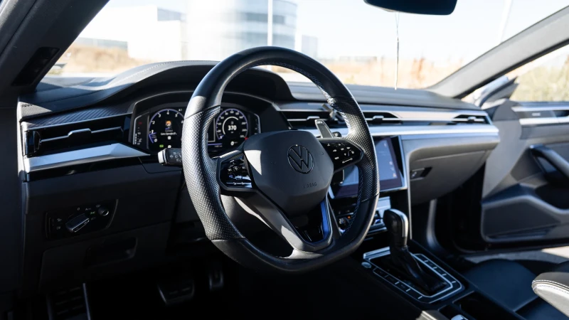 VW Arteon R Shooting Brake ЦЕНА ДО 19.12.2025, снимка 17 - Автомобили и джипове - 52450071