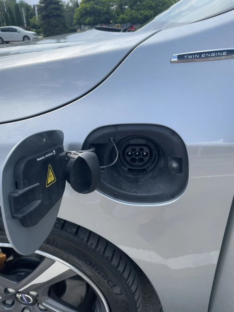Volvo V60 D6 Twin Engine PHEV, снимка 13 - Автомобили и джипове - 52426980