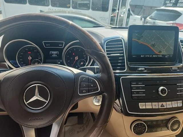 Mercedes-Benz GLS 450 Carplay* 360cam* Пано* Autopark* TV* BURMAISTER, снимка 4 - Автомобили и джипове - 47456442