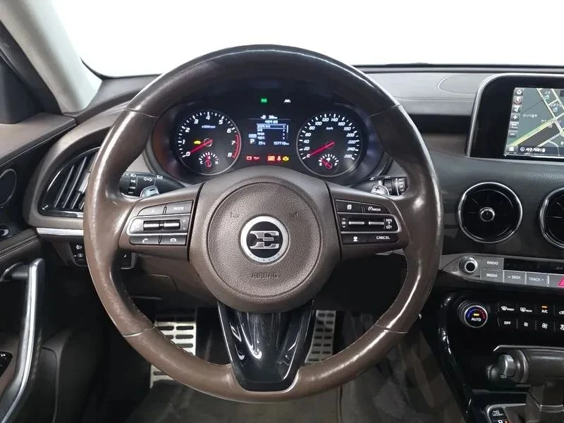Kia Stinger, снимка 13 - Автомобили и джипове - 56690360