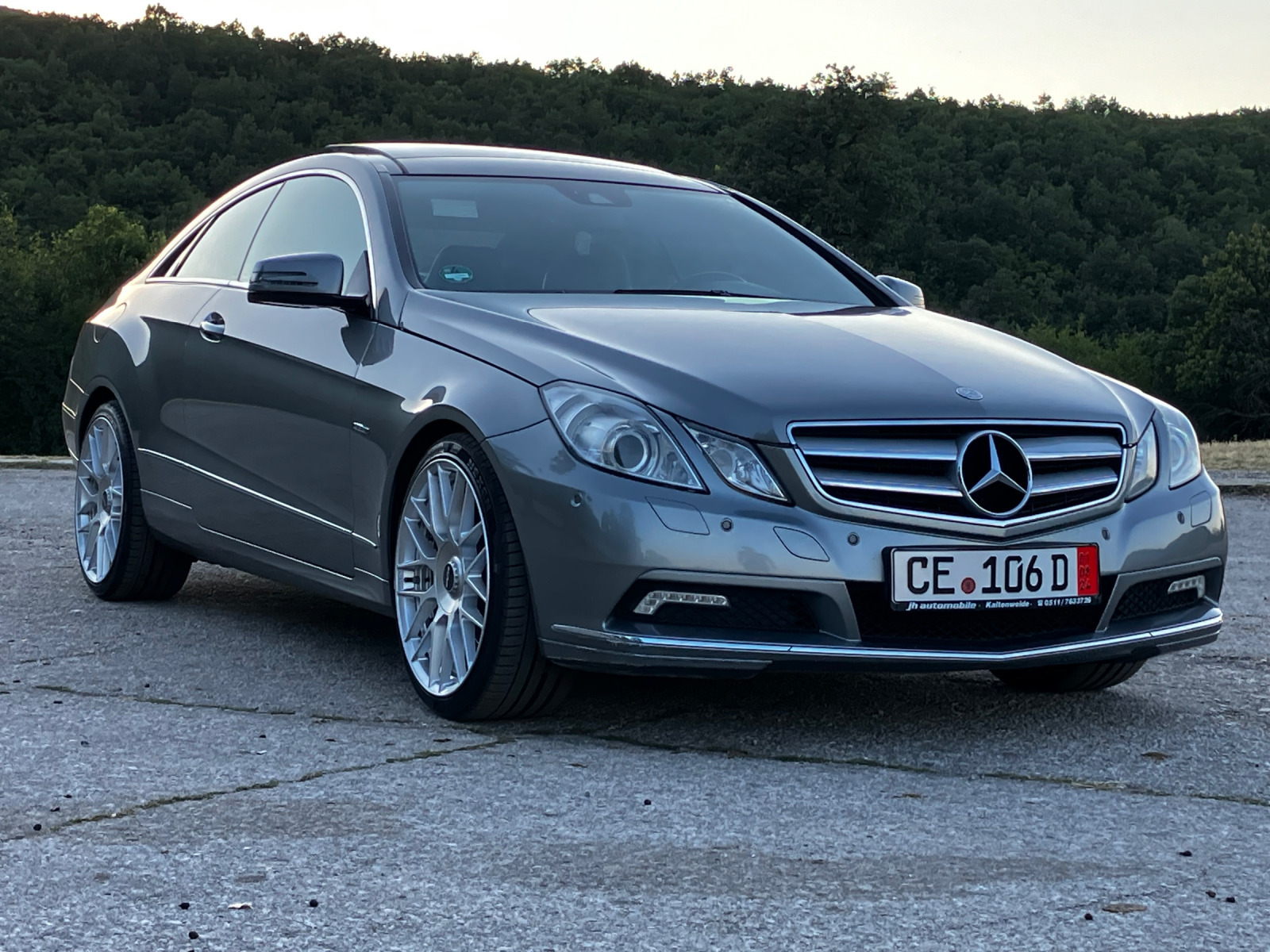 Mercedes-Benz E 250 Coupe - изображение 4