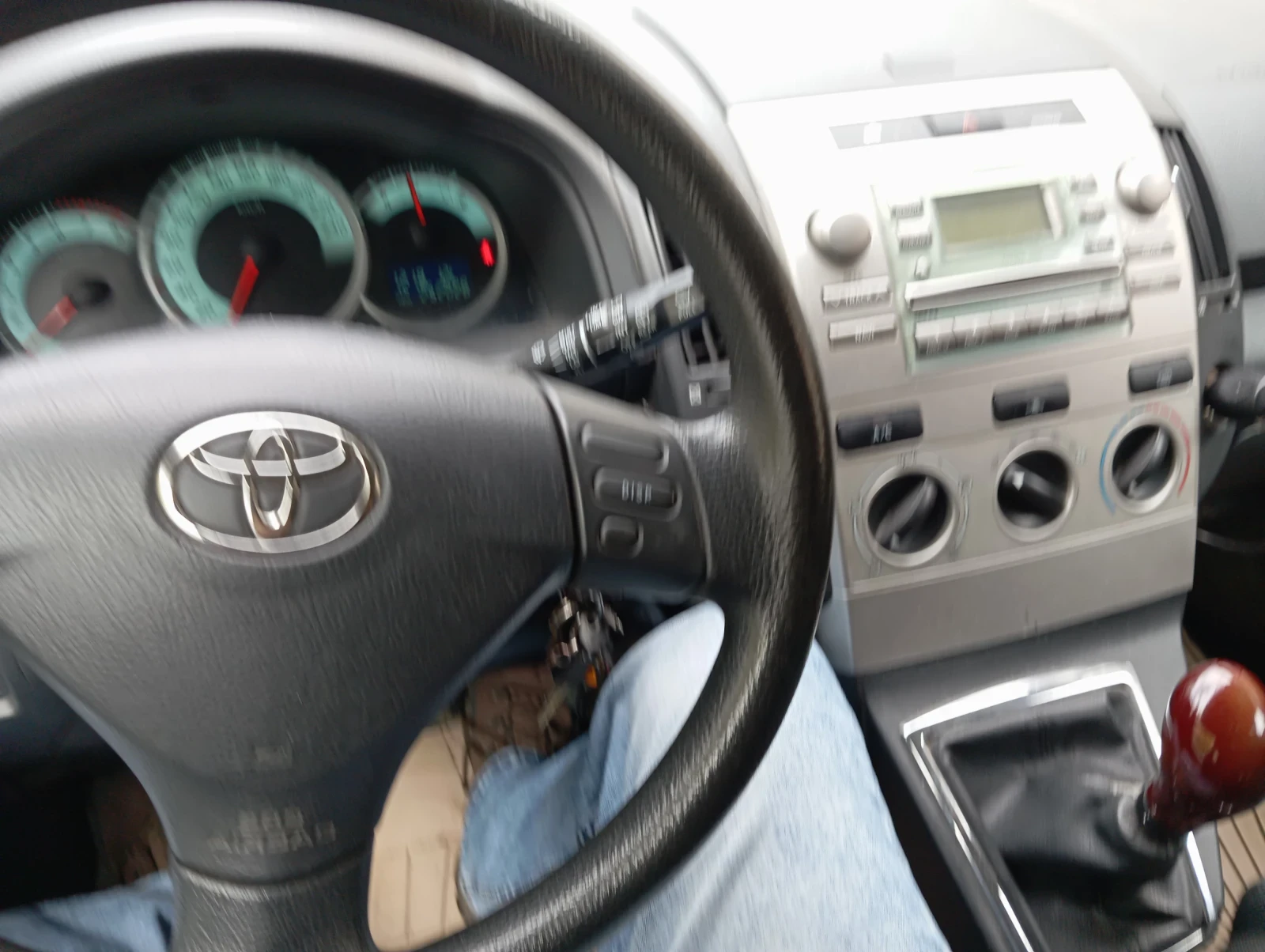 Toyota Corolla verso 1.6 газ -бензин - изображение 9