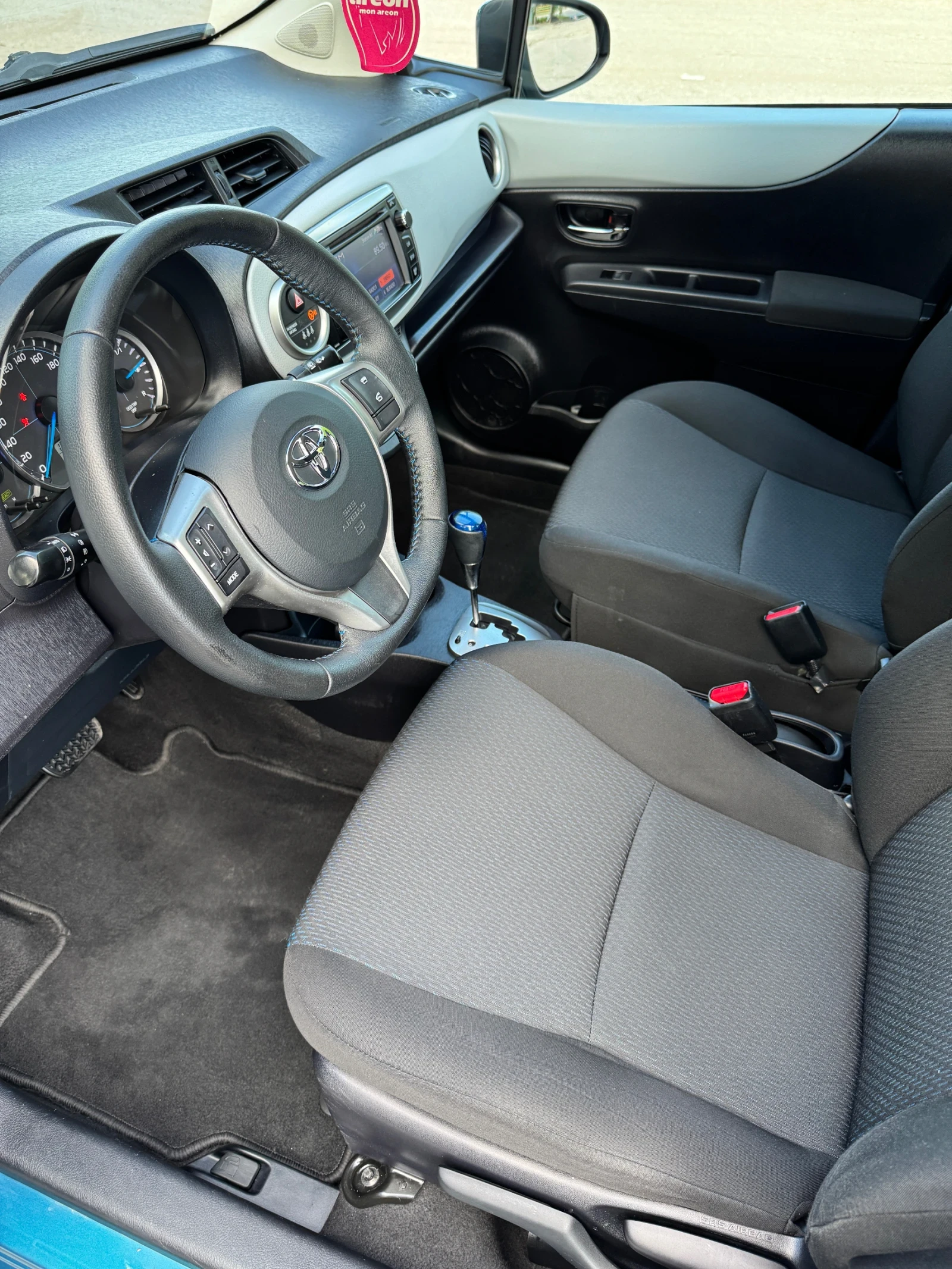 Toyota Yaris 1.5 - изображение 5