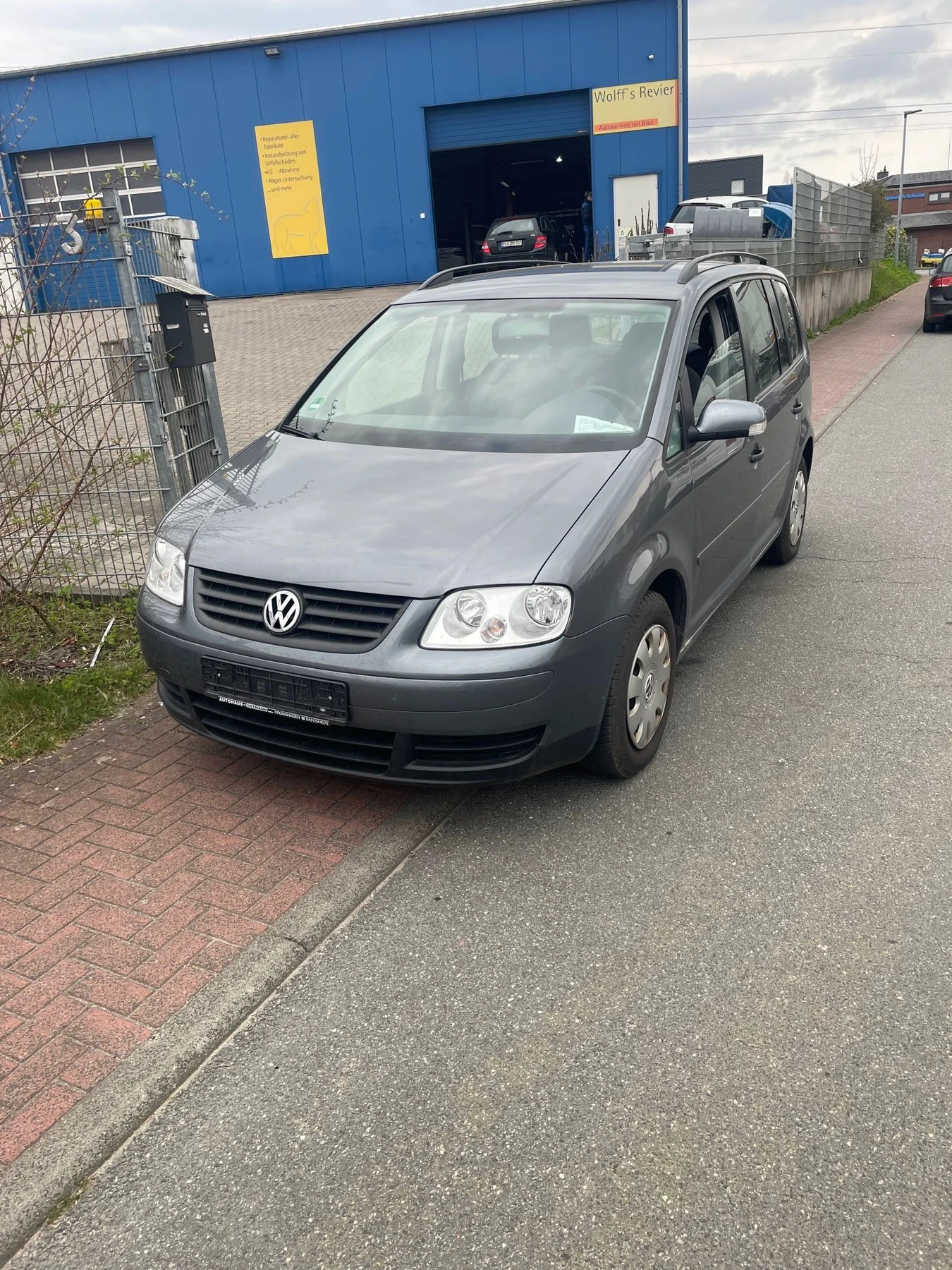 VW Touran 1.9TDI, Автоматик, , 6+ 1, Регистриран | Mobile.bg — изображение 1