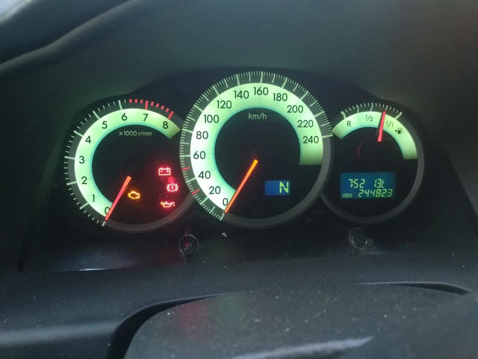 Toyota Corolla verso, снимка 7 - Автомобили и джипове - 54128330