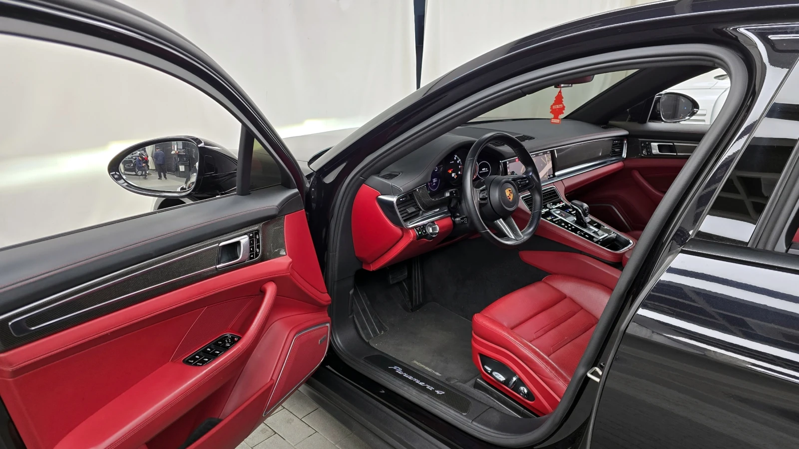 Porsche Panamera 4 / FACELIFT / RED INT / ОБДУХ / 360 / BOSE, снимка 5 - Автомобили и джипове - 54204730