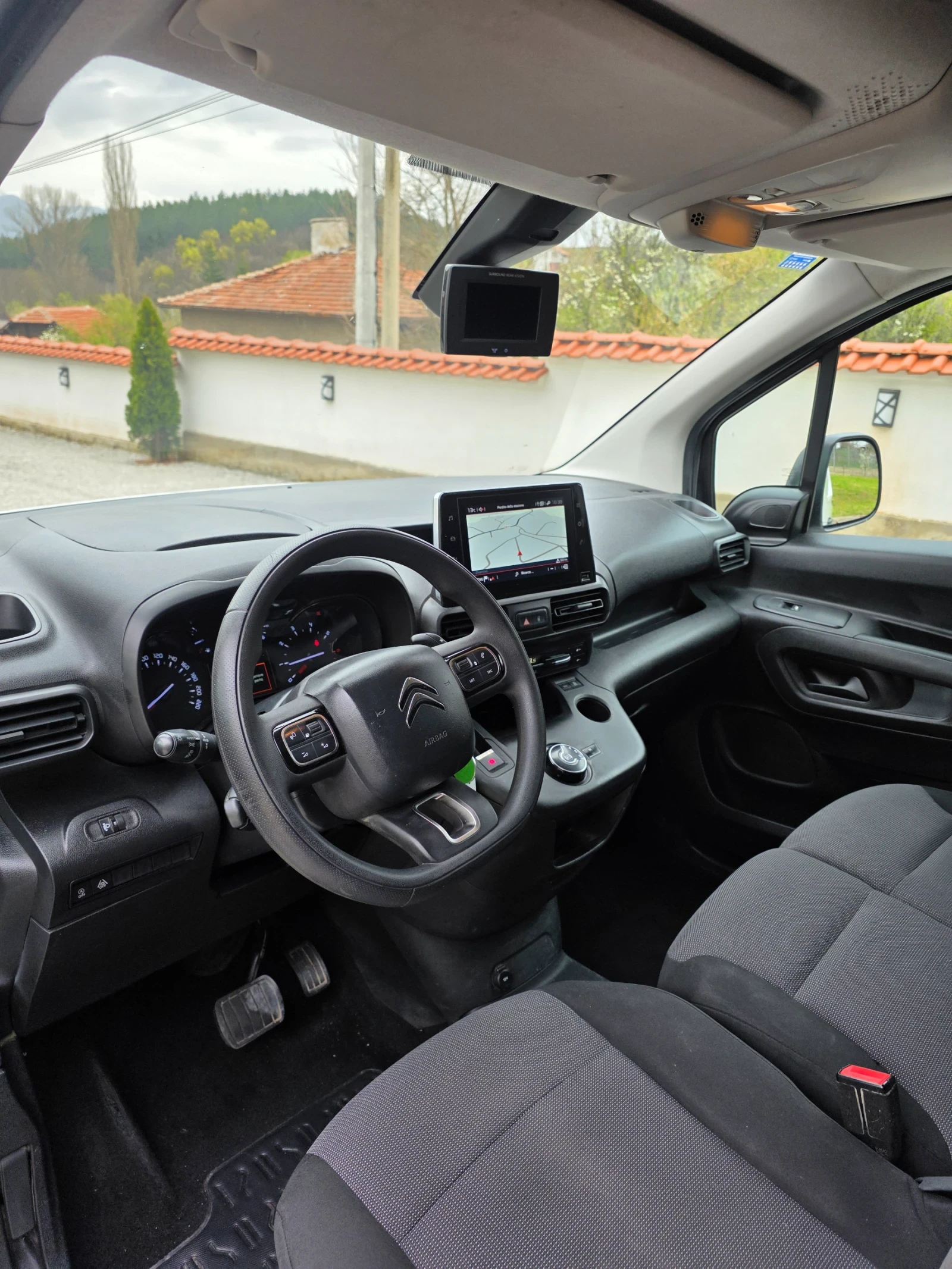 Citroen Berlingo 1.5 130 кс Автоматик, снимка 15 - Автомобили и джипове - 54215633