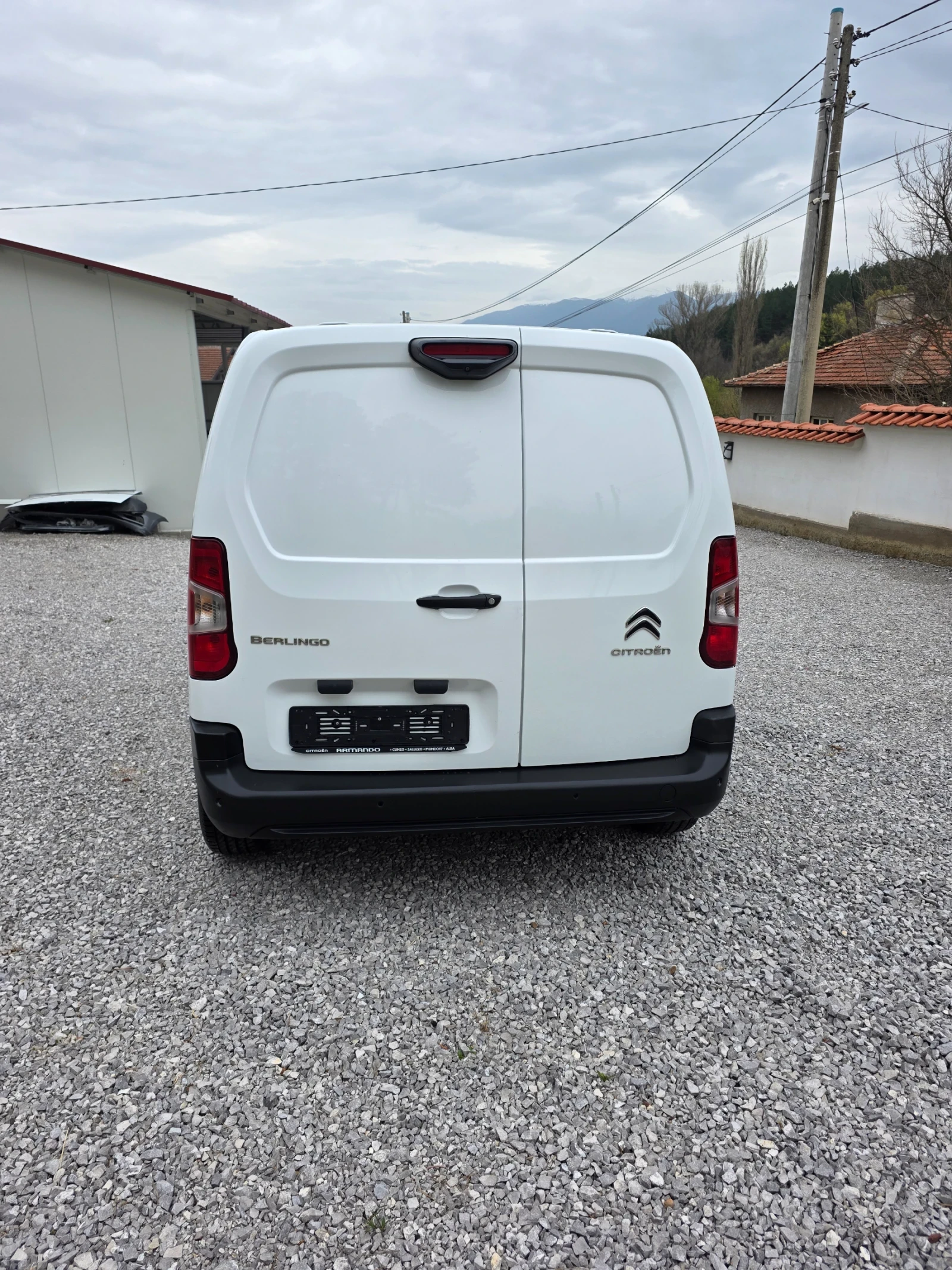 Citroen Berlingo 1.5 130 кс Автоматик, снимка 4 - Автомобили и джипове - 54215633