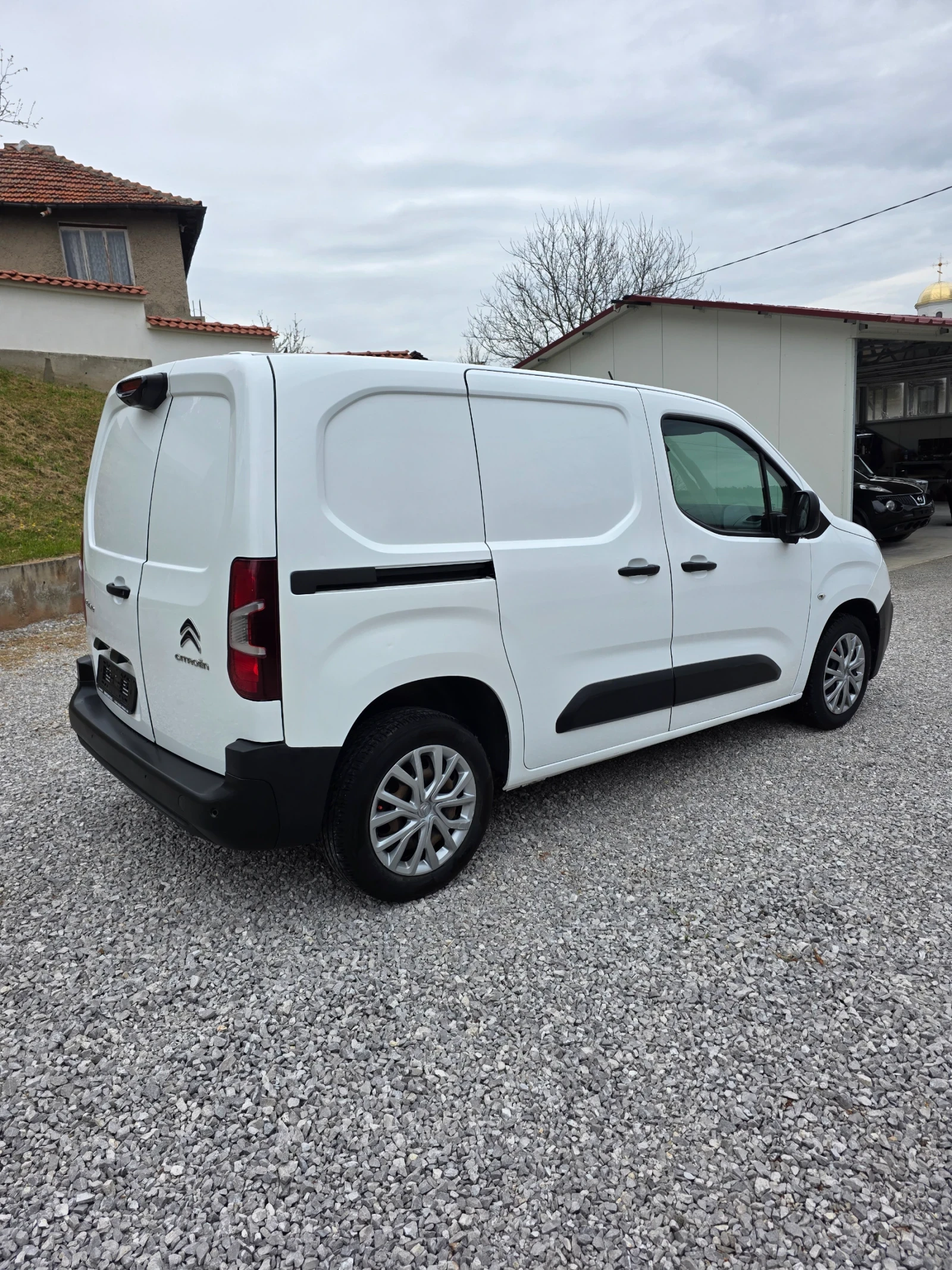 Citroen Berlingo 1.5 130 кс Автоматик, снимка 6 - Автомобили и джипове - 54215633