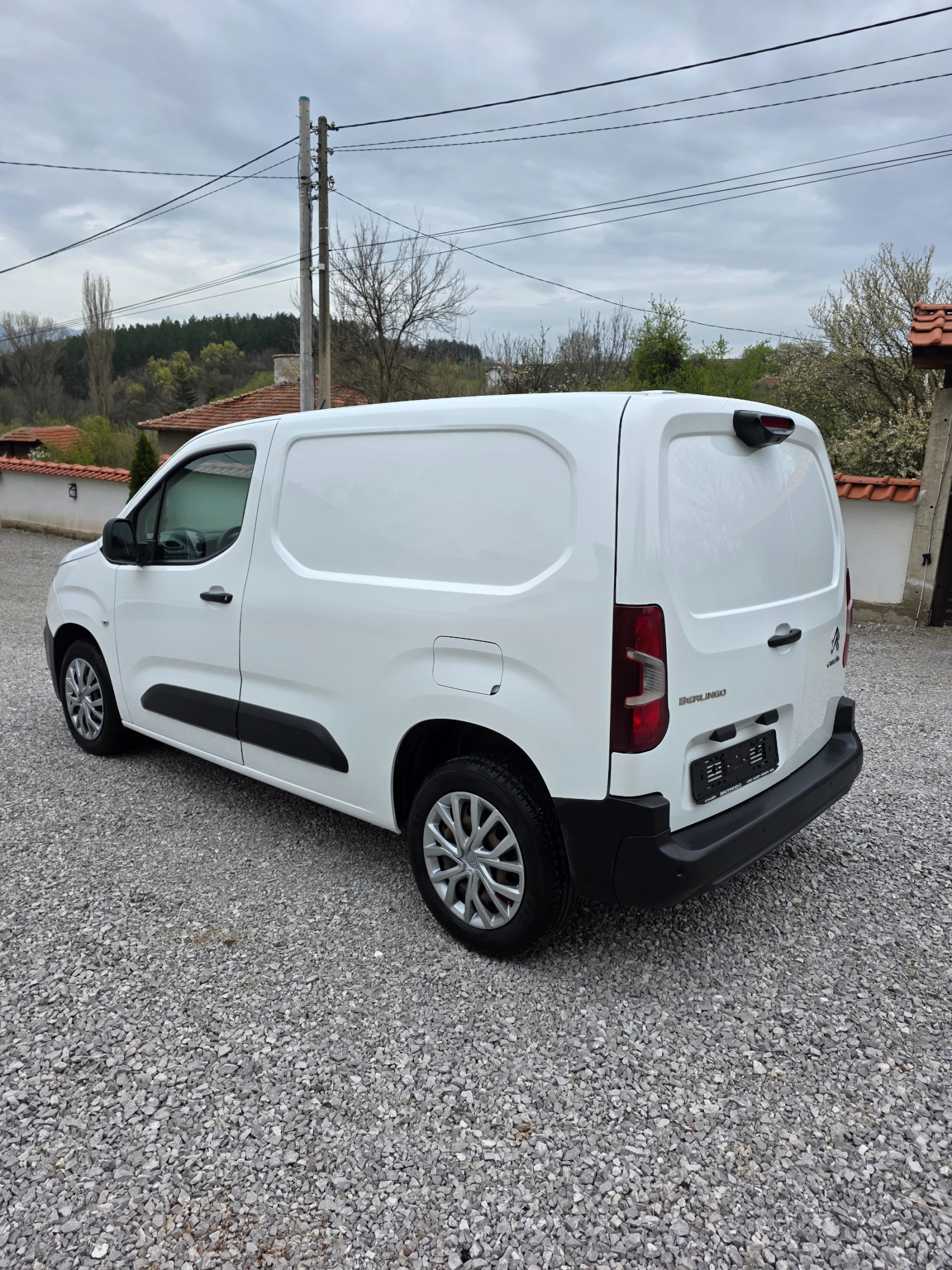 Citroen Berlingo 1.5 130 кс Автоматик, снимка 5 - Автомобили и джипове - 54215633