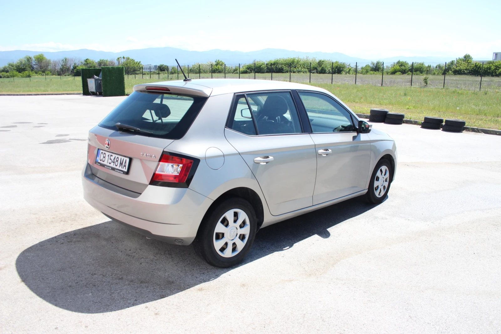 Skoda Fabia Fabia 1.0 LPG, снимка 4 - Автомобили и джипове - 54560313