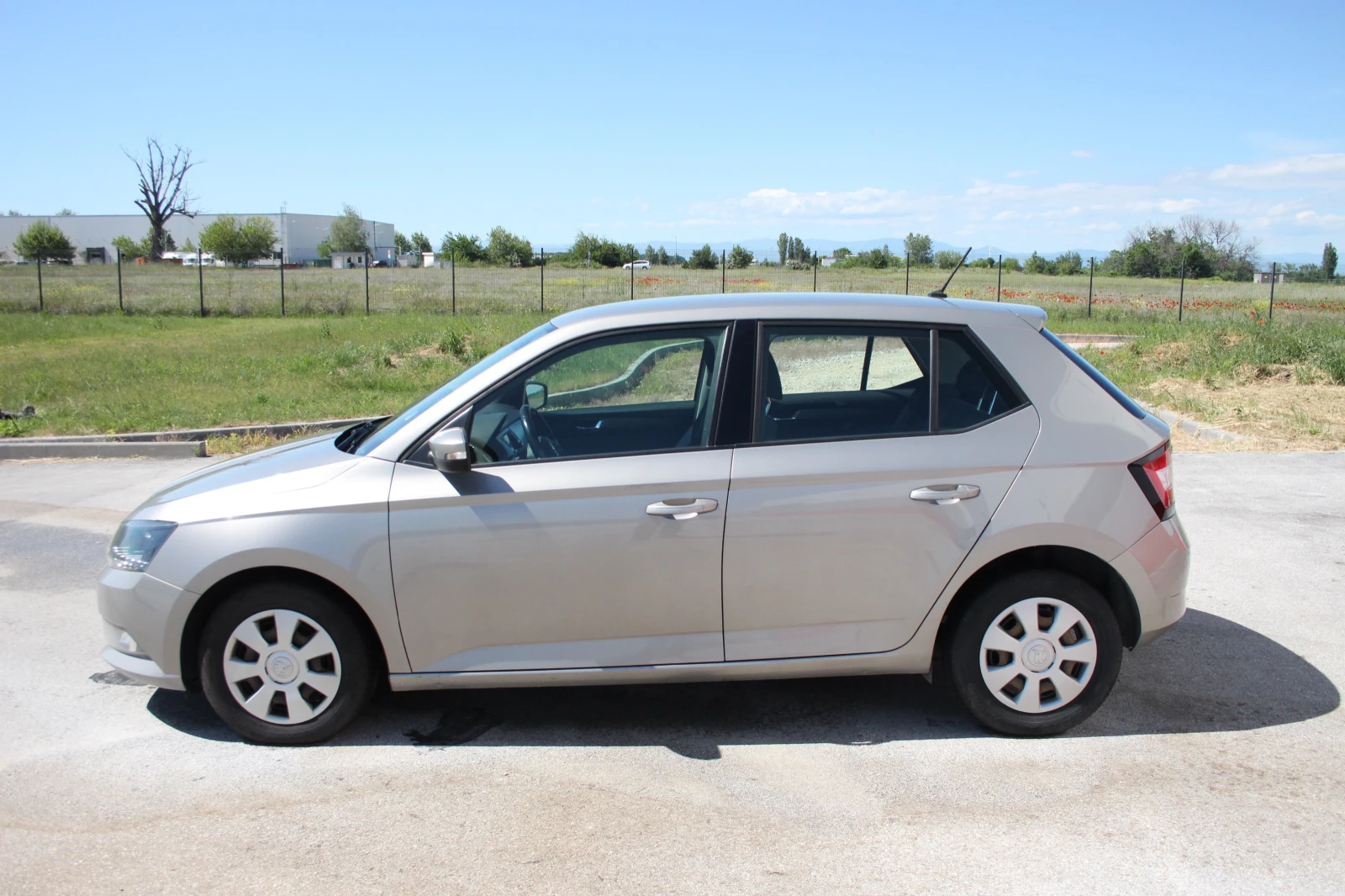 Skoda Fabia Fabia 1.0 LPG, снимка 2 - Автомобили и джипове - 54560313