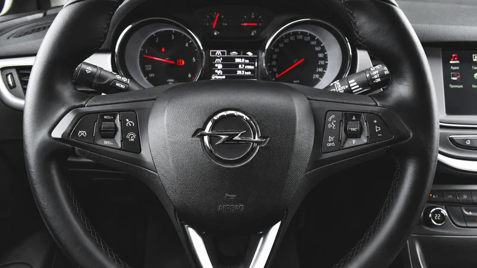 Opel Astra Sport Tourer, снимка 4 - Автомобили и джипове - 54576500