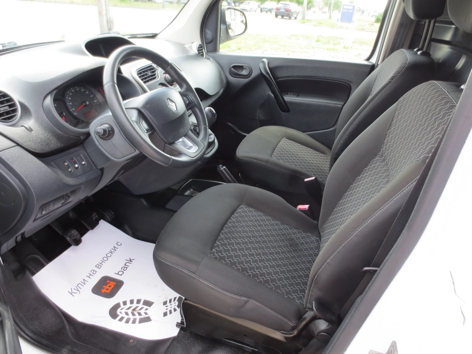 Renault Kangoo 1.5 dci, снимка 9 - Автомобили и джипове - 54748635