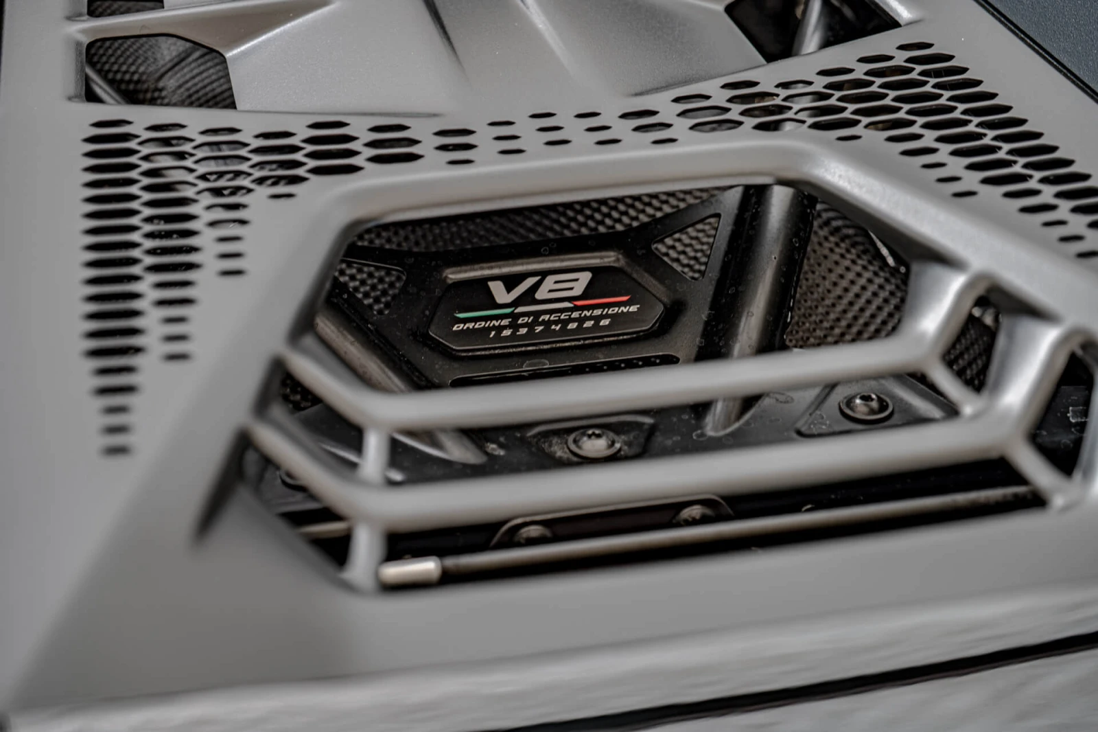 Lamborghini Temerario 4.0 PHEV/4WD/3D Камера/Керамика/Lift, снимка 8 - Автомобили и джипове - 55355298