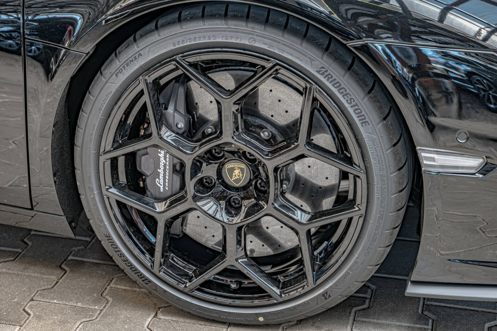 Lamborghini Temerario 4.0 PHEV/4WD/3D Камера/Керамика/Lift, снимка 7 - Автомобили и джипове - 55355298