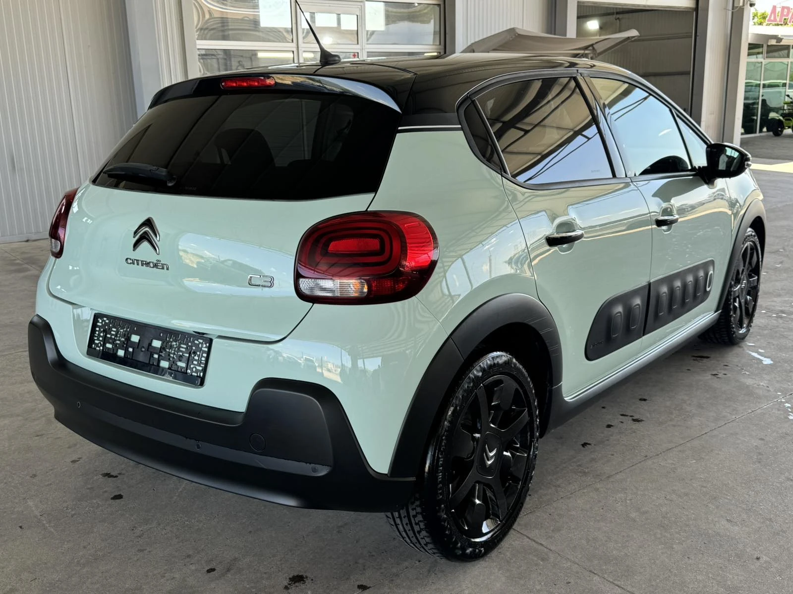 Citroen C3 1.6BLUEHDI* 100ps* НАВИ* КАМЕРА* ПАРКТРОНИК, снимка 5 - Автомобили и джипове - 55442236
