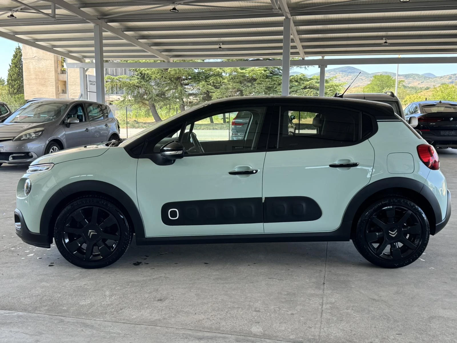 Citroen C3 1.6BLUEHDI* 100ps* НАВИ* КАМЕРА* ПАРКТРОНИК, снимка 2 - Автомобили и джипове - 55442236
