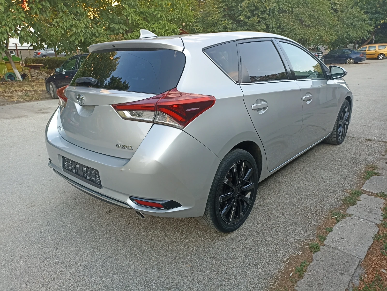 Toyota Auris 1.6 d4d, снимка 4 - Автомобили и джипове - 56275710
