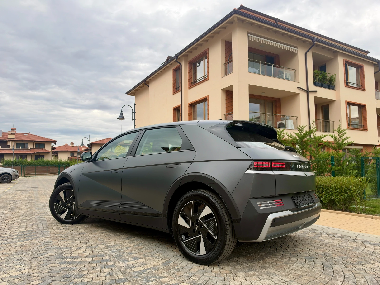Hyundai Ioniq 5 Facelift 84 kwh, снимка 3 - Автомобили и джипове - 56438486
